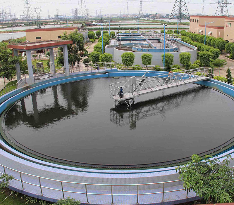 懸掛式中心傳動刮泥機(jī)